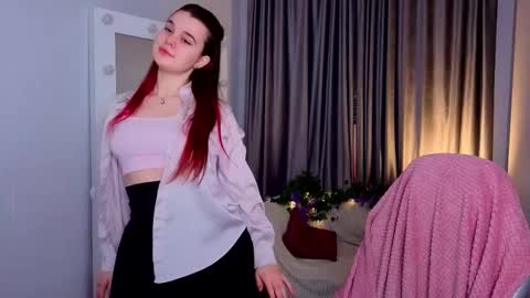 Snapshot of crystallcutie chatting on 20, 3, 2026 Lora online show from 20, 3, 2026