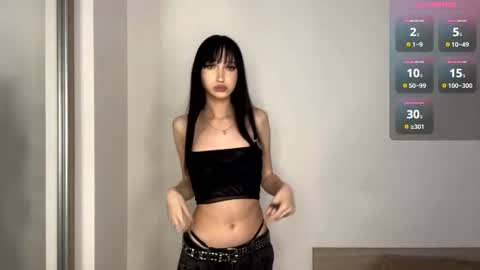 crystalllmolly online show from 28, 6, 2026