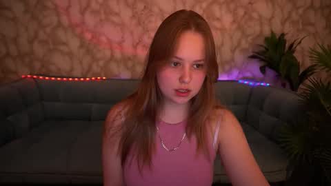 crystallpaws_ online show from 13, 10, 2025