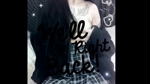 Sasha    Make me moan with patterns   good music here  online show from 2, 10, 2025