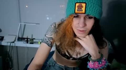 cuddleavenue online show from 23, 11, 2025