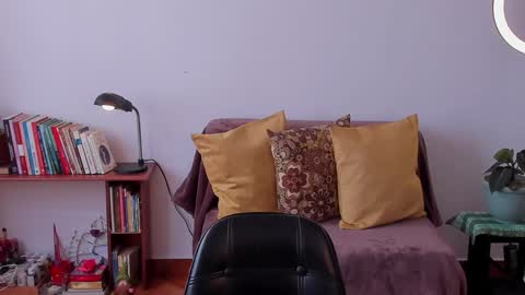 Snapshot of cuddlingbunnny chatting on 7, 2, 2025 Leonela online show from 7, 2, 2025