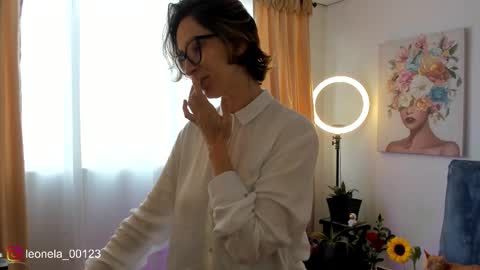 Snapshot of cuddlingbunnny chatting on 2, 2, 2026 Leonela online show from 2, 2, 2026