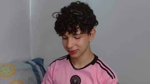 Snapshot of cuddly_twinkie chatting on 4, 12, 2024 Cuddly online show from 4, 12, 2024