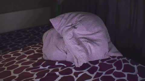 Angel Cums room online show from 9, 3, 2025