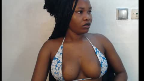 Snapshot of cum_ebony_xxxpetit chatting on 1, 6, 2026 Teeha online show from 1, 6, 2026