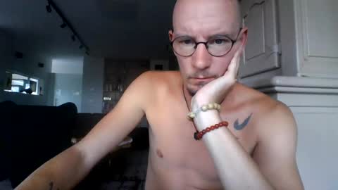 Snapshot of cum_swallow_bi chatting on 20, 7, 2026 cum_swallow_bi online show from 20, 7, 2026