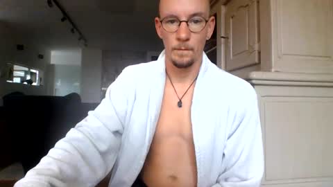 Snapshot of cum_swallow_bi chatting on 22, 7, 2026 cum_swallow_bi online show from 22, 7, 2026