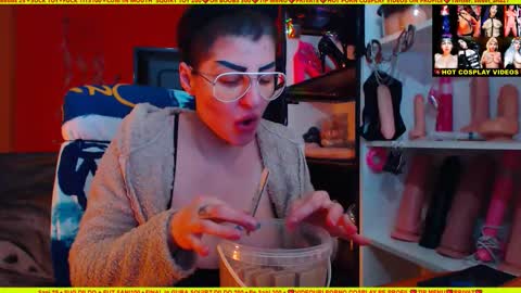 cuminmenowbby online show from 6, 2, 2025