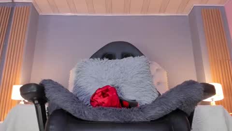 Cumming Loving online show from 13, 9, 2025