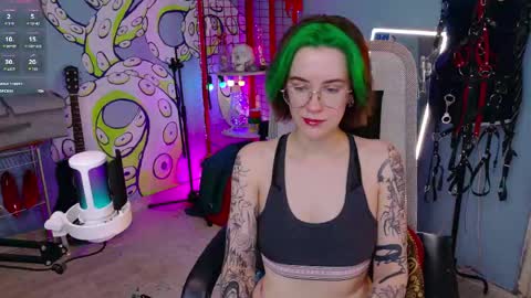Snapshot of cumpotikeve chatting on 2, 5, 2026 CUMpotikEve online show from 2, 5, 2026