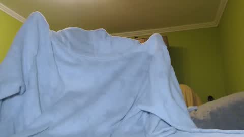 Im Lee. Say Hey Im very social. online show from 14, 1, 2025