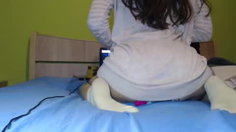 Im Lee. Say Hey Im very social. online show from 6, 3, 2026