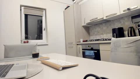 maria  alex online show from 22, 6, 2026
