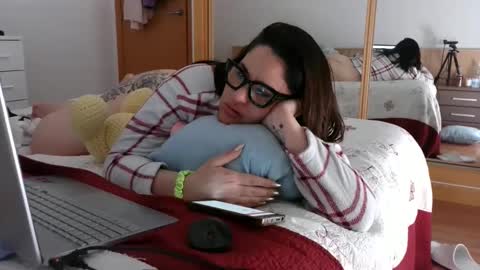 cuquita83 online show from 4, 4, 2026