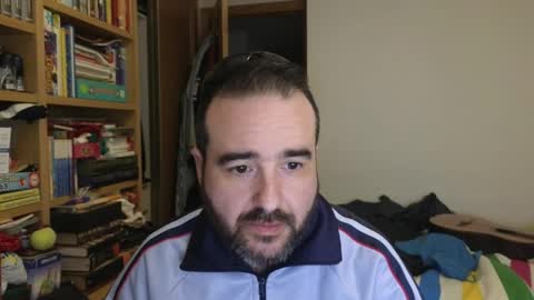 curiosillo1983 online show from 9, 4, 2026