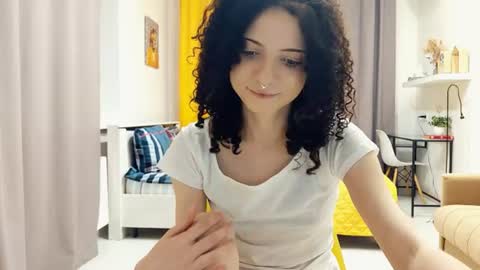 Snapshot of curlixiee chatting on 21, 6, 2026 Kira online show from 21, 6, 2026
