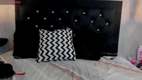 Snapshot of curly_babe1 chatting on 27, 5, 2026 curly_babe1 online show from 27, 5, 2026
