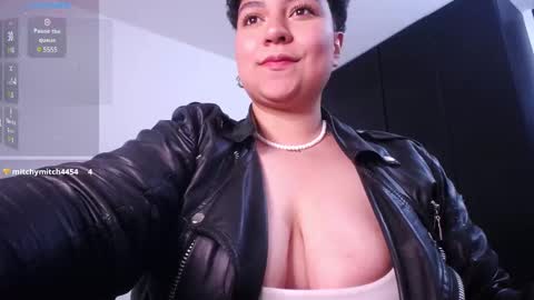 Bruna  online show from 12, 12, 2024
