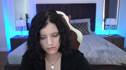 curly_cleo online show from 4, 8, 2026