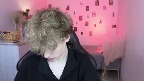 curly_twinkboy online show from 26, 7, 2026
