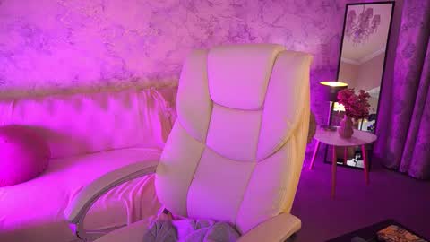 Snapshot of curlycandyxx chatting on 9, 10, 2025 curlycandyxx online show from 9, 10, 2025