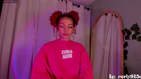 Snapshot of curlyy915e chatting on 8, 3, 2026 Curly915e online show from 8, 3, 2026