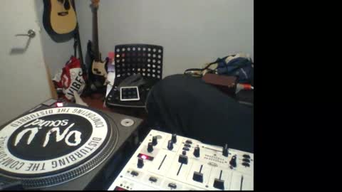 curvelover1977 online show from 17, 1, 2026