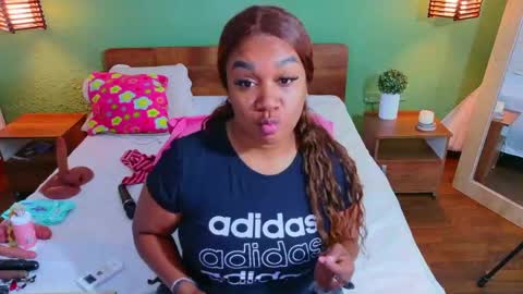 Snapshot of curvyebonyy_ chatting on 22, 5, 2026 Danna online show from 22, 5, 2026