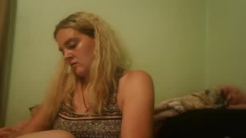 curvymom2025 online show from 13, 10, 2025