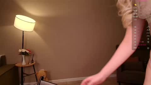 Kira  online show from 19, 4, 2026