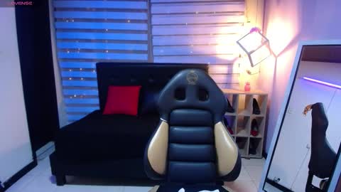 cute_angel_1 online show from 5, 11, 2025
