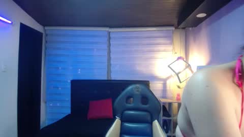 cute_angel_1 online show from 8, 11, 2025