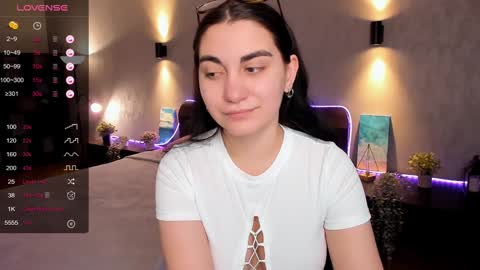 Snapshot of cute_chus chatting on 4, 2, 2025 Hanna online show from 4, 2, 2025