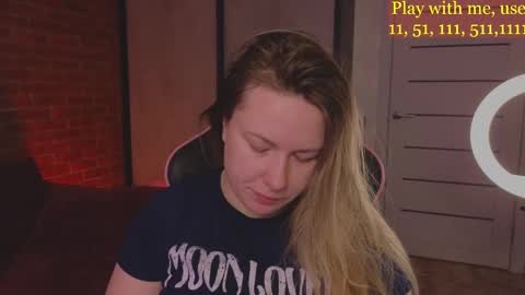 Snapshot of cute_darina chatting on 8, 3, 2025 Everyday stream in the same time online show from 8, 3, 2025