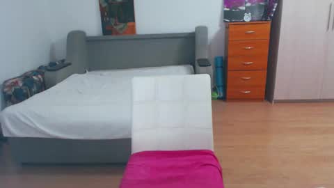 cute_jes online show from 1, 3, 2025