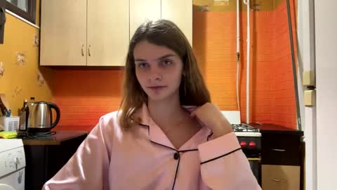 cute_kitte online show from 5, 1, 2025