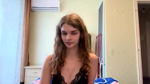 cute_kitte online show from 9, 11, 2025