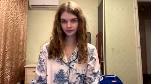cute_kitte online show from 18, 11, 2025