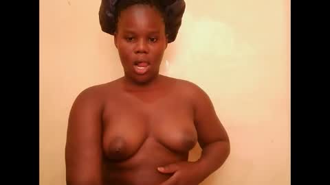 cute_latifah online show from 18, 2, 2026