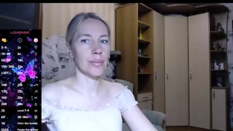 cute_lion_ online show from 20, 9, 2025