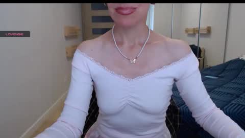 cute_lion_ online show from 19, 10, 2025