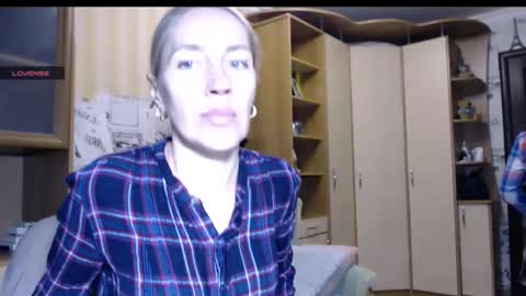 cute_lion_ online show from 24, 10, 2025