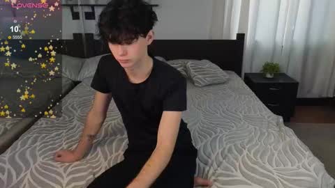 Snapshot of cute_mikex chatting on 21, 10, 2025 Mike online show from 21, 10, 2025