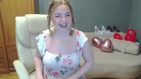 Snapshot of cute_phoenix chatting on 28, 3, 2026 cute_phoenix online show from 28, 3, 2026