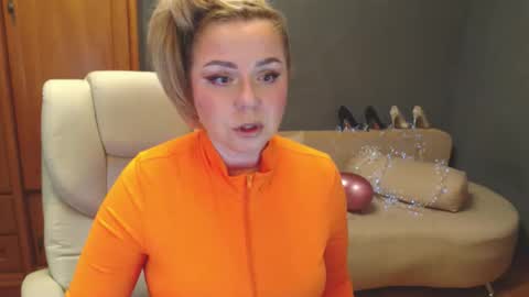 Snapshot of cute_phoenix chatting on 6, 5, 2026 cute_phoenix online show from 6, 5, 2026