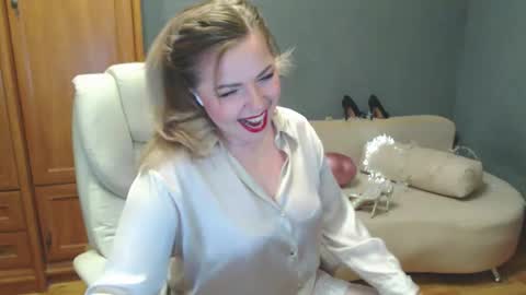 Snapshot of cute_phoenix chatting on 7, 5, 2026 cute_phoenix online show from 7, 5, 2026