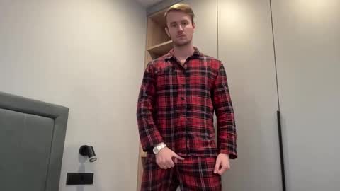 cute_skywalker online show from 20, 9, 2025