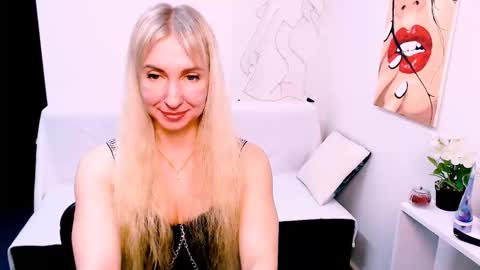 cute_smile_shy online show from 17, 3, 2026