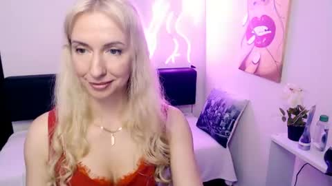 cute_smile_shy online show from 9, 6, 2026